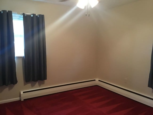 Building Photo - 3 br, 1.5 bath House - 418 HOGESTOWN RD