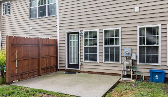 Foto del edificio - Gorgeous Townhome in Western Henrico!
