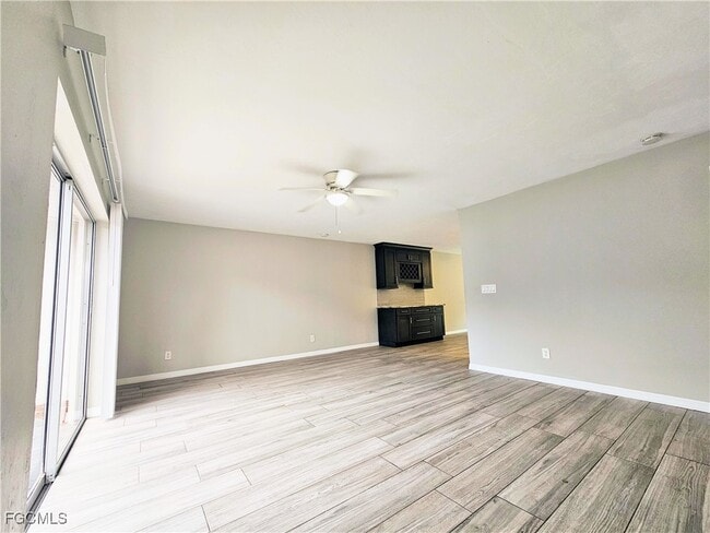 Building Photo - 523 SE 24th Ave