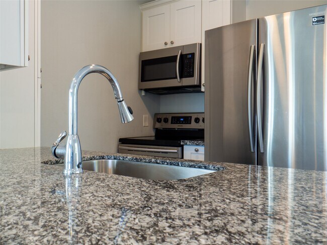 Foto del edificio - 308 E 31st St
