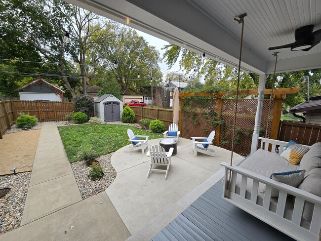 Foto del edificio - Updated HISTORICAL Downtown Home w/fenced ...