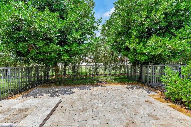 Foto del edificio - 12994 Anthorne Ln