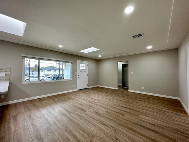 Building Photo - Newly Renovated 2023!! Super close to camp...