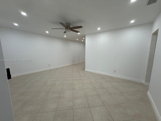 Building Photo - 11840 SW 81st Rd