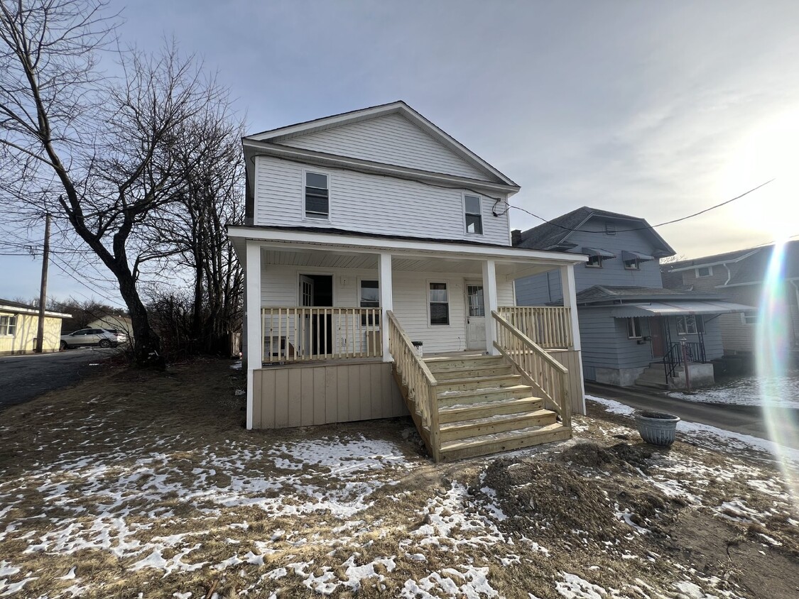 Foto principal - NEWLY RENOVATED APARTMENT HOMES Moosic, PA