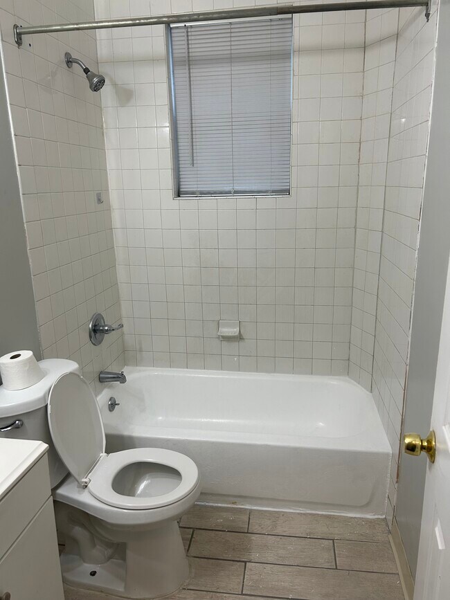 Foto del edificio - 1102 Morton Ave