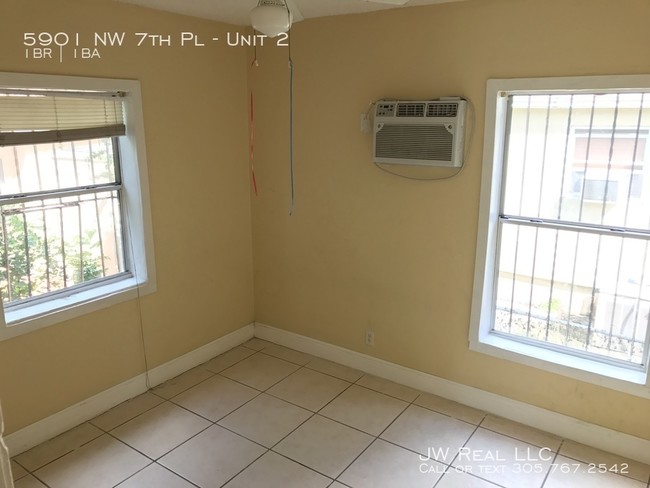 Building Photo - Lovely 1 Bdrm/1 Bath in Duplex