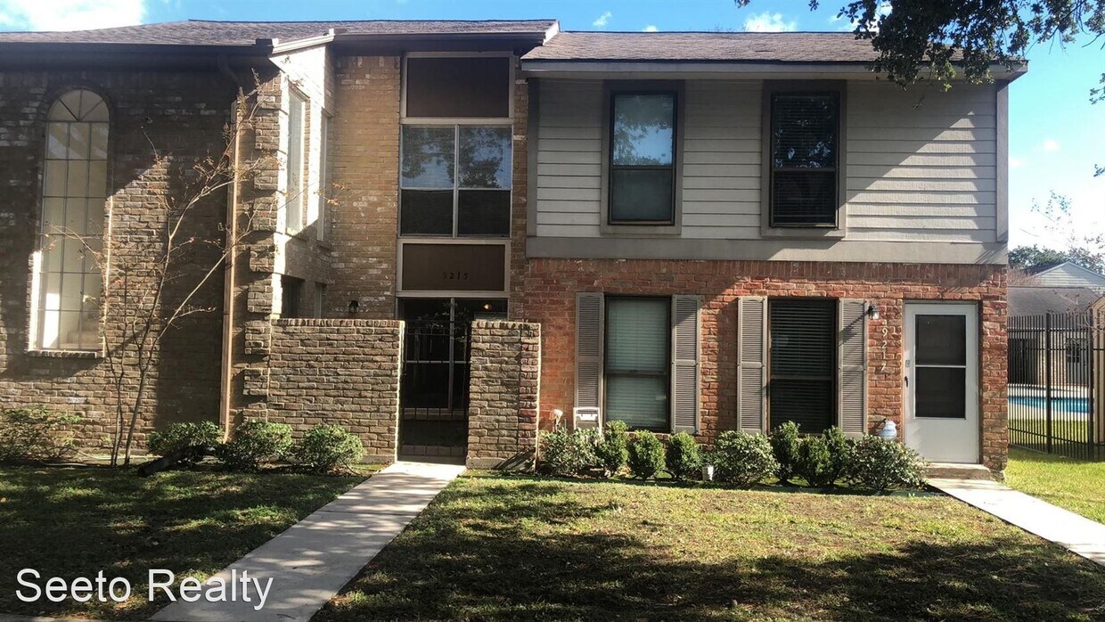 Foto principal - 9215 Westwood Village Dr