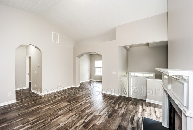 Building Photo - 4110 Robin Cir