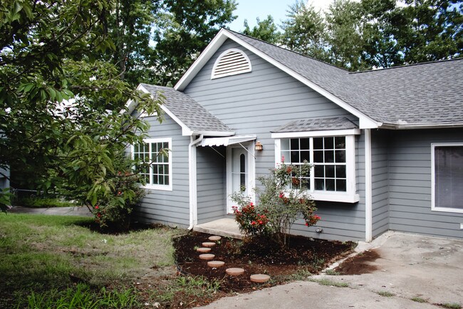 Building Photo - 6930 Ellesmere Dr NW