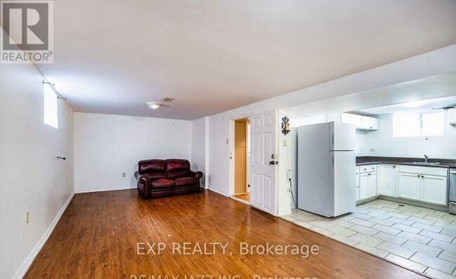 Building Photo - 430 Ridgeway Ave