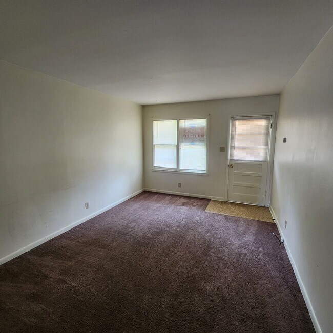 Foto del edificio - Affordable Eastside Apartment