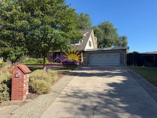 Foto del edificio - 3 Bed 2.5 Bath 2,027 sqft Fair Oaks Home with bonus office