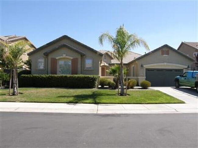 Foto del edificio - Lake front home in Westlake in Natomas, gated community