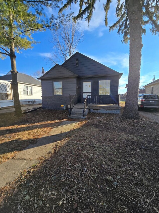 Primary Photo - Beautiful Three Bedroom Single Family Home...