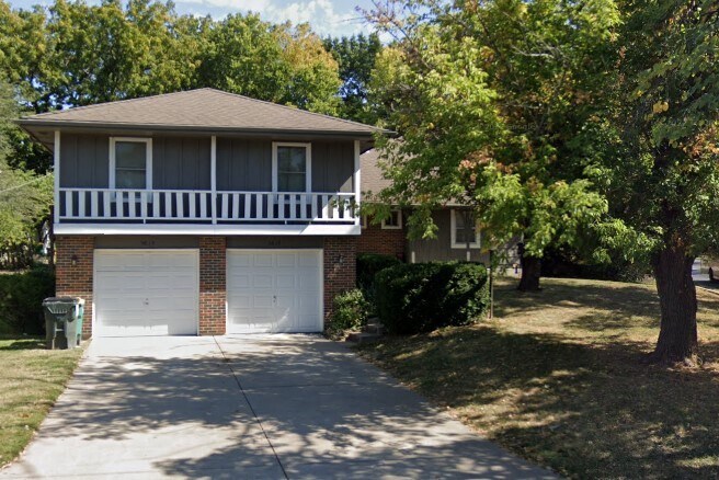 Primary Photo - 5817 Larson Lane