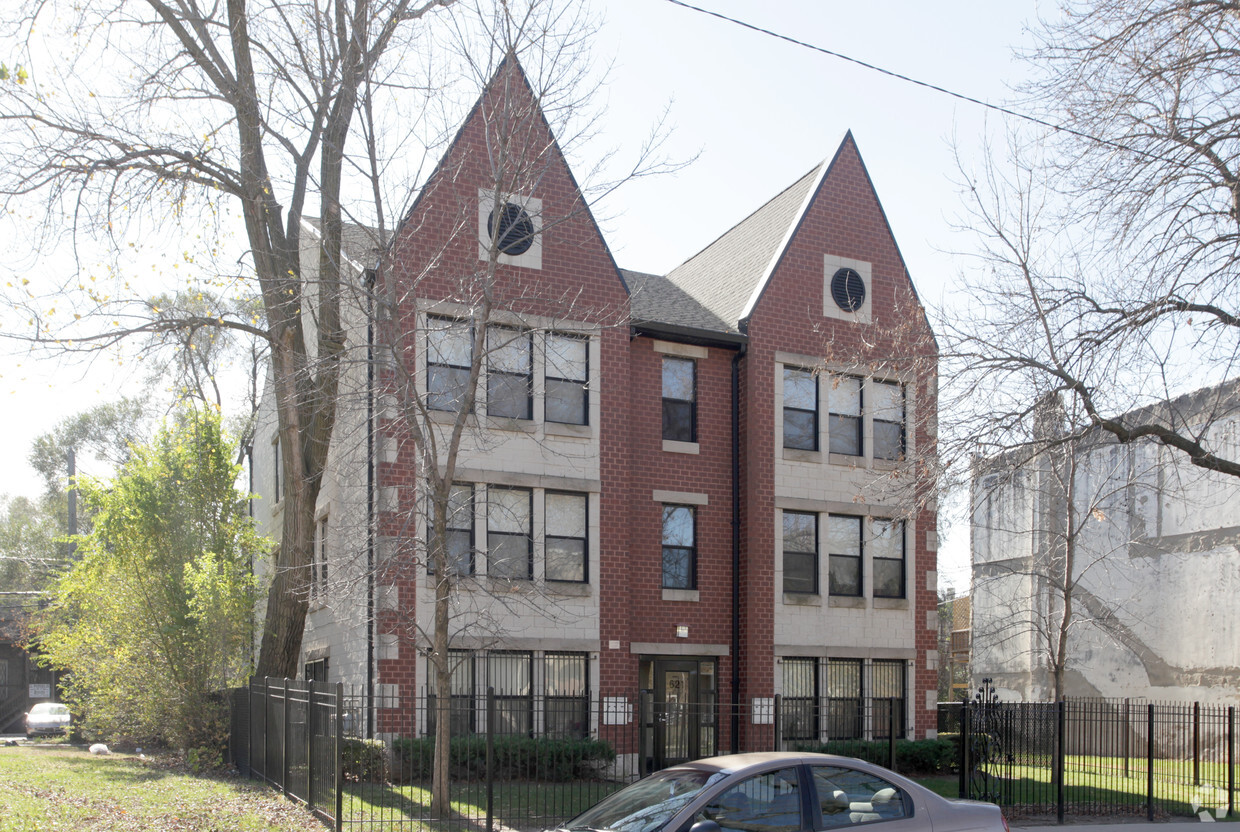 Foto principal - 621 E 41st St