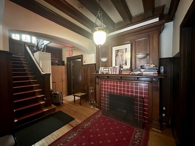 Photo du bâtiment - 646 Broadview Av