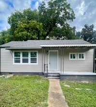 Building Photo - 2105 Robbins St