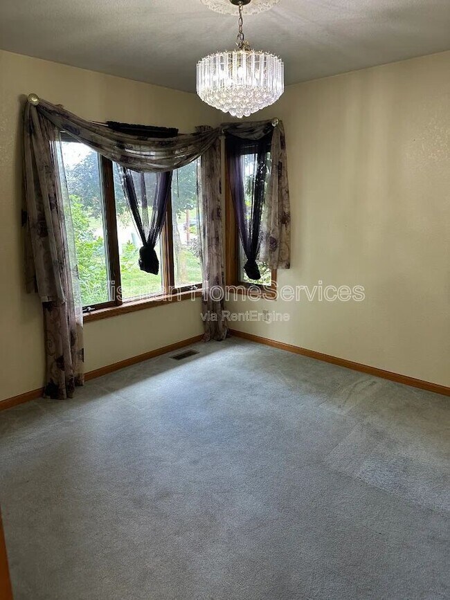 Foto del edificio - 948 Oakview Dr