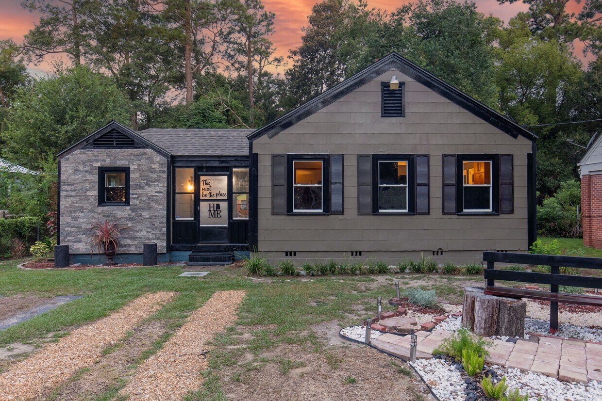 Foto principal - 110 E Tally Ct