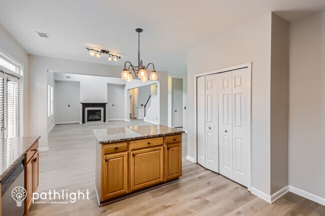 Building Photo - 7259 Madison Cir