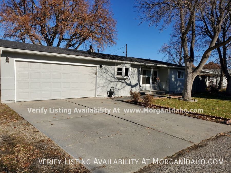Foto principal - Plenty of storage, sun room, and more!