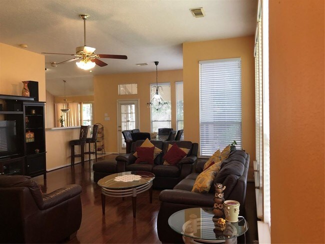 Foto del edificio - 6507 Spring Creek