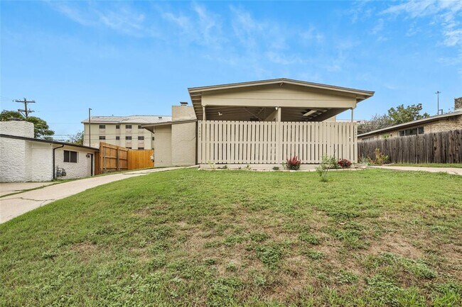 Building Photo - 2500 Audubon Pl