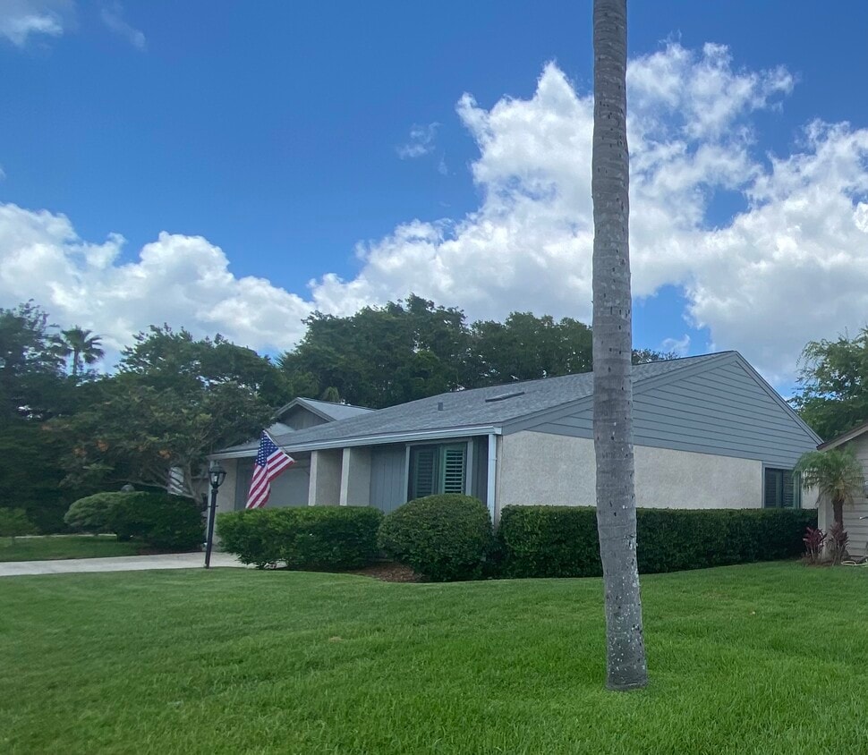 Primary Photo - 2417 Brittany Ct