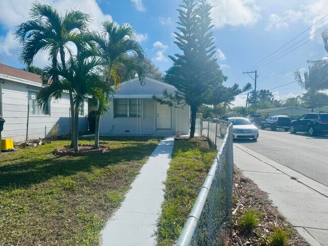 Foto del edificio - 602 N D St
