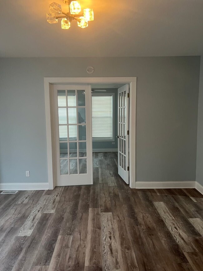 Building Photo - 218 S 14th Ave