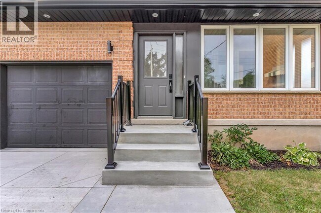 Photo du bâtiment - 126 Highland Rd W