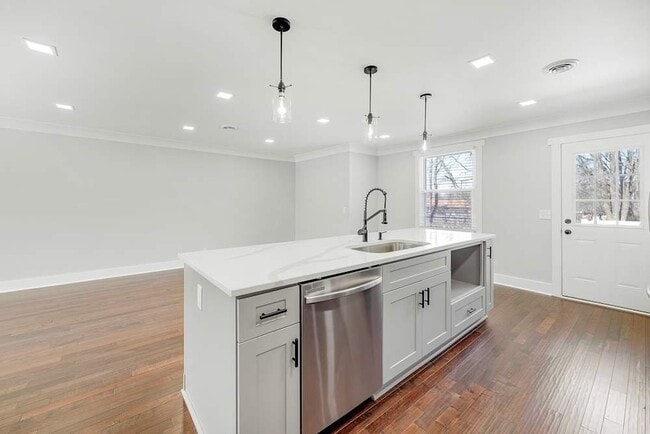 Building Photo - 5104 Parishwood Ct