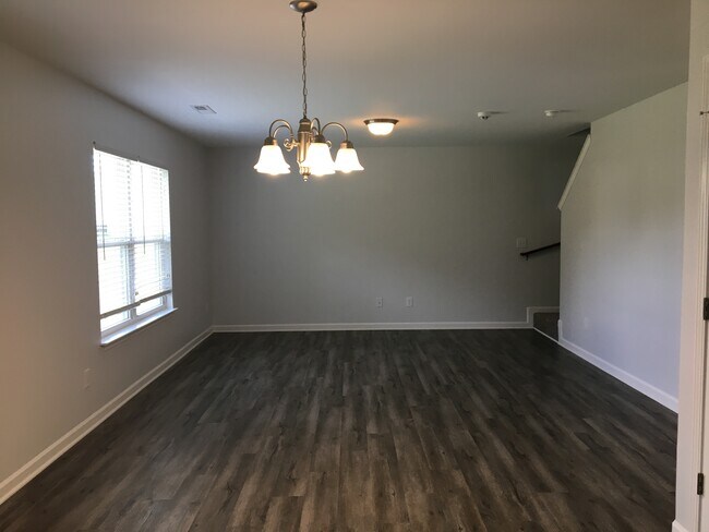 Building Photo - 3021 Bushfield Dr