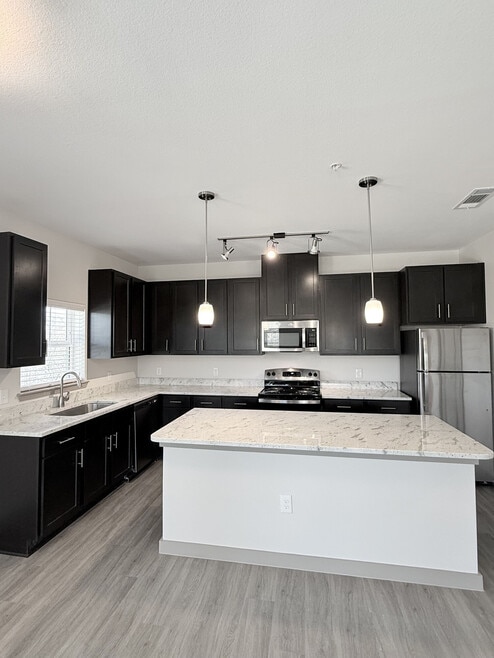 Building Photo - BARONS PARK