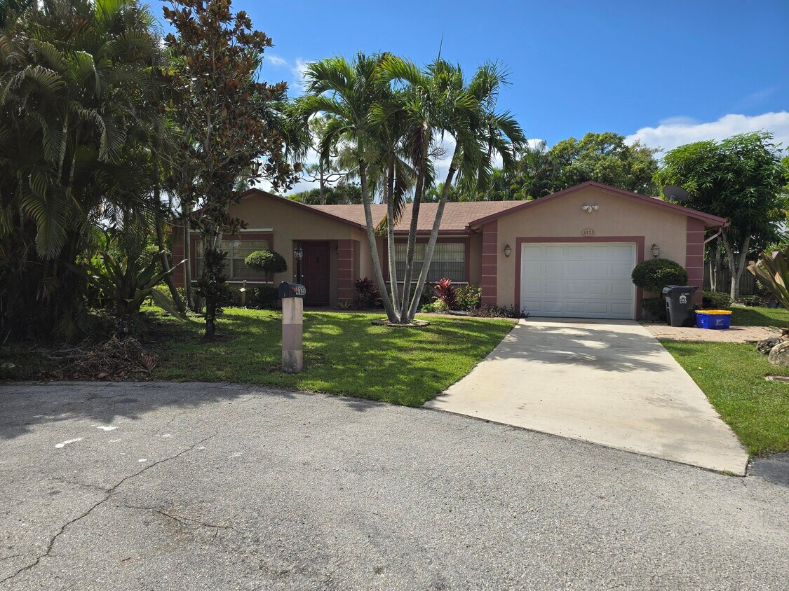 Primary Photo - 4125 Pine Branch Cir