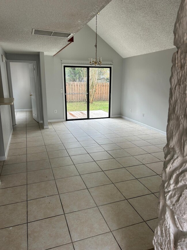 Building Photo - 6742 Periwinkle Dr