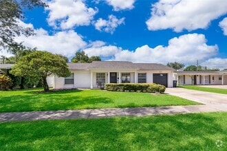 Building Photo - 2426 Whitehall Cir
