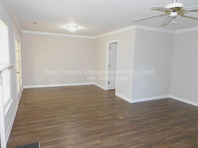 Building Photo - 5609 Wellsley Dr W