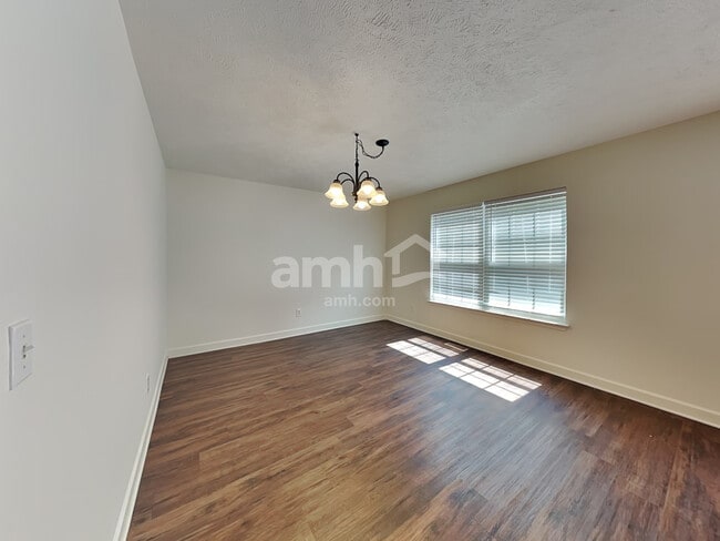 Building Photo - 645 Smoky Mountains Dr