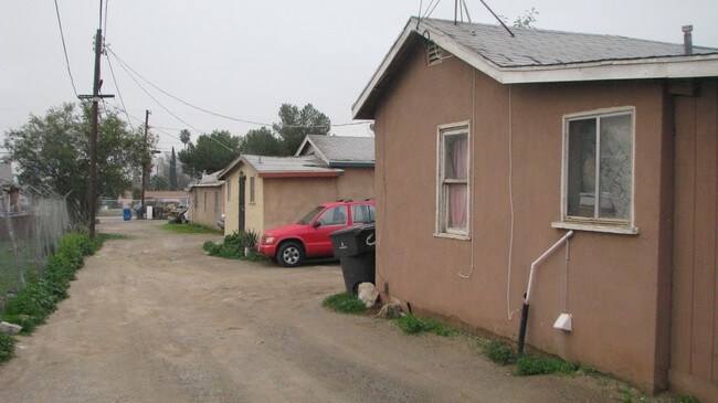 Building Photo - 5894 Crest Ave