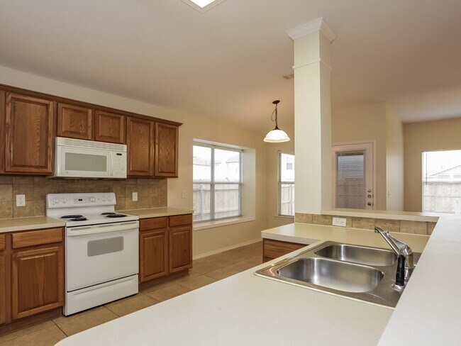 Building Photo - 2525 Tar Heel Dr