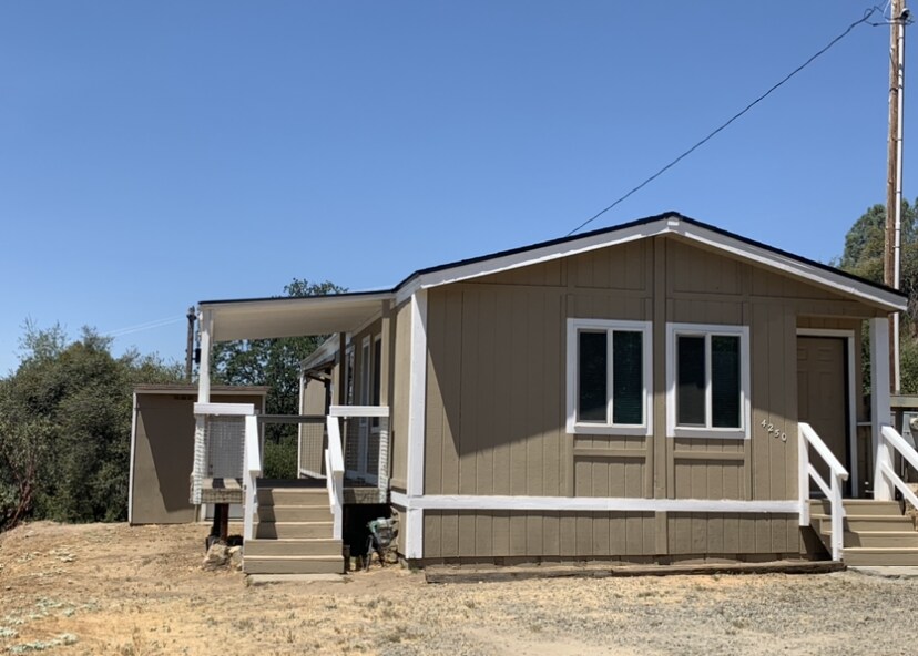 Primary Photo - 4250 Woodview Ln