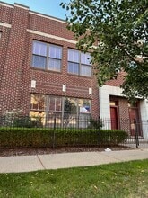 Building Photo - 64 W Bethune St