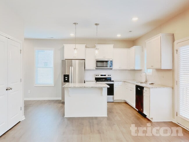 Building Photo - 803 Springtooth Dr