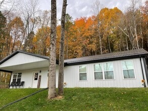 Building Photo - 813 Eaton Hollow Rd SW