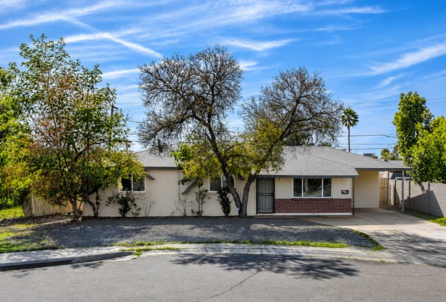 Foto del edificio - 1730 S Parkside Dr