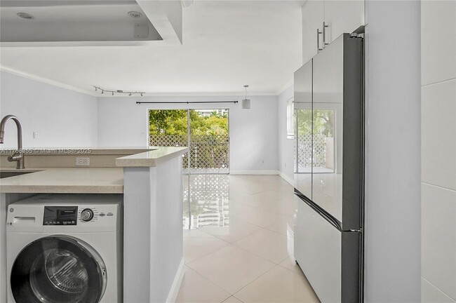 Building Photo - 3522 NE 171 St