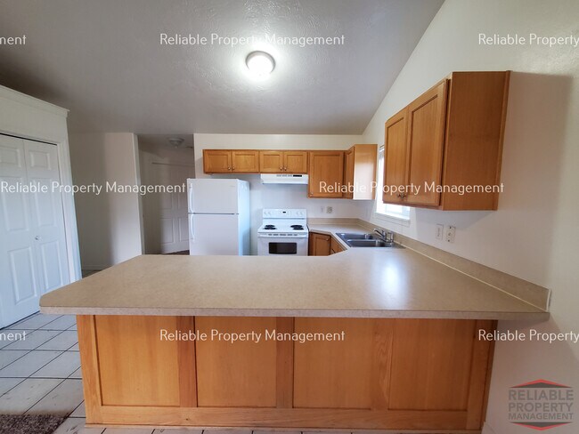 Foto del edificio - 695 John Adams Pky